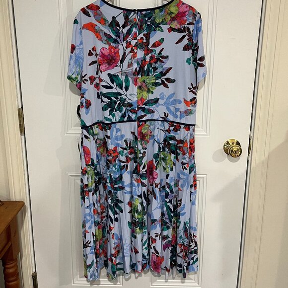 NWT Maggy London Floral fit & flare Dress - Picture 3 of 7
